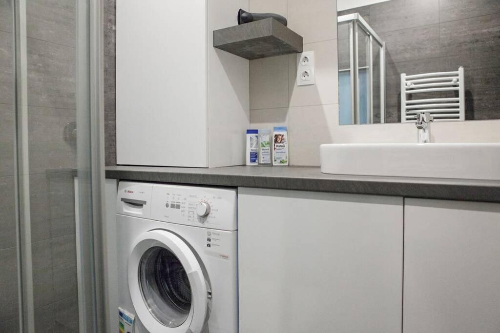 Apartment Downtown Ulloi 3 บูดาเปสต์ ภายนอก รูปภาพ