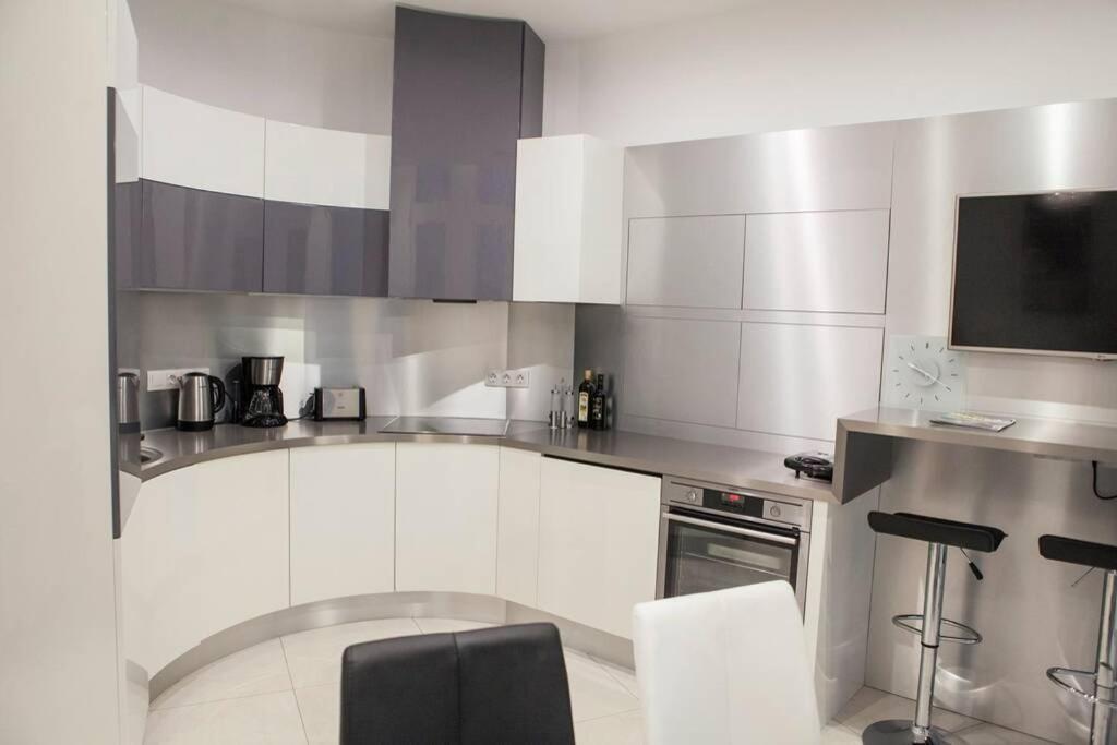 Apartment Downtown Ulloi 3 บูดาเปสต์ ภายนอก รูปภาพ